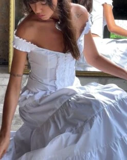 Izumi Tiered Midi Skirt In Poplin White -Outlet Modi Vora Store ALDERIDGE TOP WHITE IZUMI TIERED MIDI SKIRT WHITE POPLIN 1 ee1f4e30 2107 4eee ae74 ed4a69381942