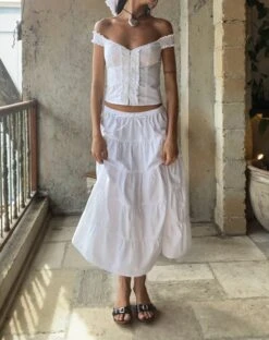 Izumi Tiered Midi Skirt In Poplin White -Outlet Modi Vora Store ALDERIDGE TOP WHITE IZUMI TIERED MIDI SKIRT WHITE POPLIN 28 adc7476f 7004 4938 a001 43cf401c3bc0