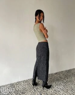 MOTEL X JACQUIE Duende Midi Skirt In Sketchy Stripe Black -Outlet Modi Vora Store DUENDE SKIRT RAMI SKETCHY STRIPE BLACK 1 85d0f3dc f4c5 46dd a451 7f278a41e52a