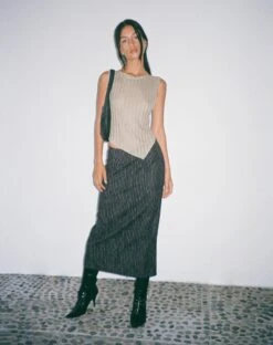 MOTEL X JACQUIE Duende Midi Skirt In Sketchy Stripe Black -Outlet Modi Vora Store DUENDE SKIRT RAMI SKETCHY STRIPE BLACK ETTA VEST KNITS SAGE 4 3bf26f45 4e30 4e5d 89e0 5b93524547c7