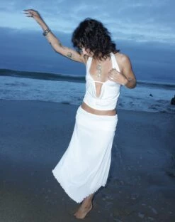 Chenoa Midi Side Split Skirt In Ivory -Outlet Modi Vora Store INDA PLUNGE TOP JERSEY IVORY CHENOA SPLIT MIDI SKIRT IVORY 5 12d0380b 86e0 49f9 87fc ae56a136dbdd