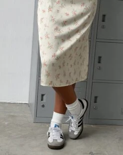 Jinora Midi Dress In Satin Vintage Rose Garland 10 Jinora Midi Dress In Satin Vintage Rose Garland -Outlet Modi Vora Store JINORA DRESS SATIN VINTAGE ROSE GARLAND 1 copy