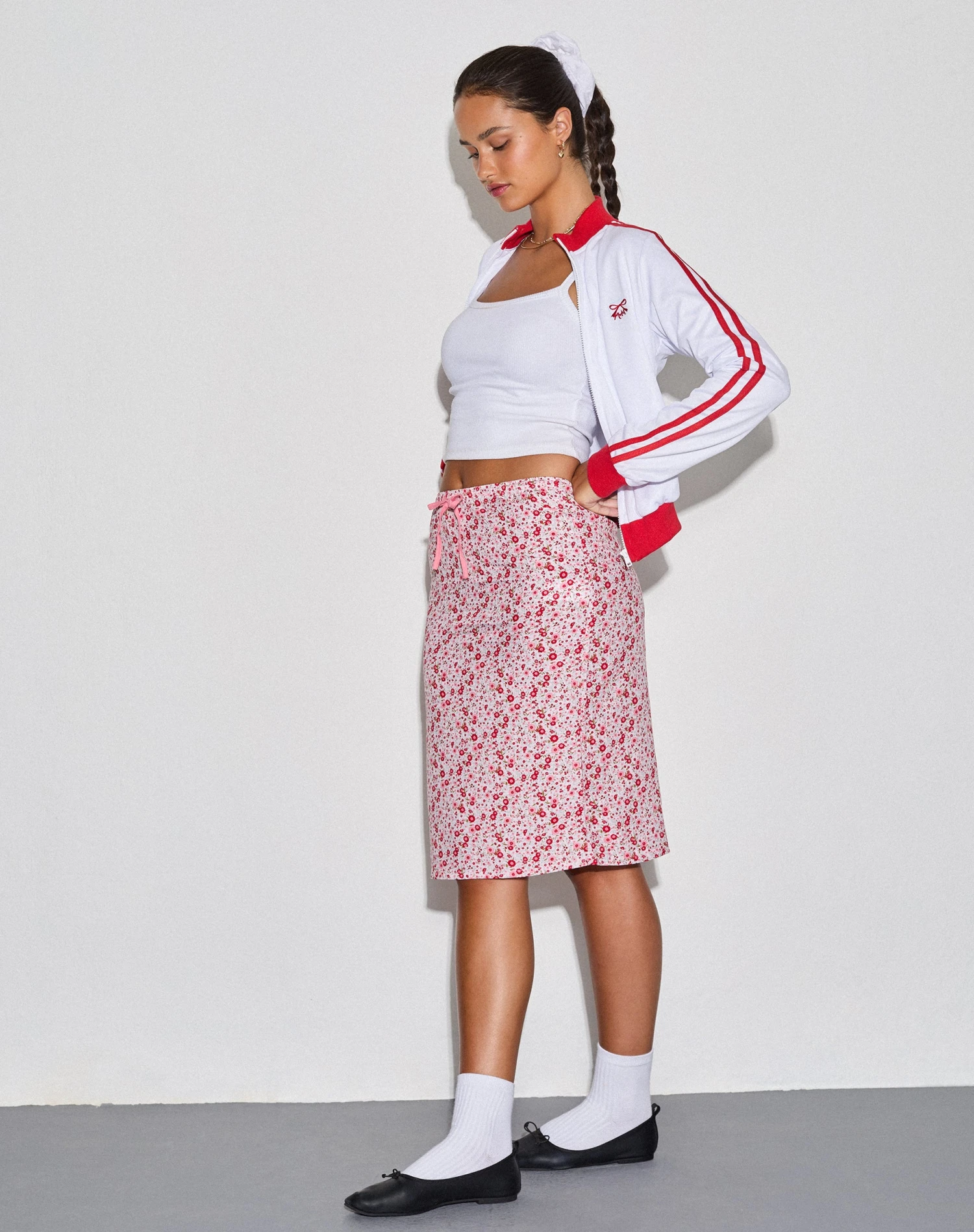 Rujina Midi Skirt In Ditsy Floral Blush Red 2 Rujina Midi Skirt In Ditsy Floral Blush Red - Image 2