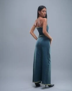 Zaenap Frayed Denim Maxi Skirt In Brown Blue Acid -Outlet Modi Vora Store OMAS BANDEAU TOP BROWN BLUE ACID WASH ZAENAP SKIRT DENIM BROWN BLUE ACID WASH 9