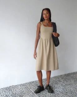 MOTEL X JACQUIE Pelove Drop Waist Midi Dress In Light Taupe 10 MOTEL X JACQUIE Pelove Drop Waist Midi Dress In Light Taupe -Outlet Modi Vora Store PELOVE DRESS RAMI LIGHT TAUPE 28