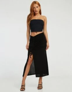 Priyan Midi Skirt In Black