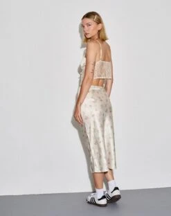 Piya Midi Skirt In Satin Vintage Rose Garland 9 Piya Midi Skirt In Satin Vintage Rose Garland -Outlet Modi Vora Store SAHIRA TOP PIYA SKIRT SATIN VINTAGE ROSE GARLAND 6