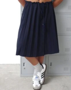 Priha Midi Skirt In Tailoring Navy -Outlet Modi Vora Store SALDA TOP OFF WHITE BELUGA BIND PRIHA SKIRT TAILORING NAVY 23 68823ded 976c 4776 8de3 62461f4b69d2