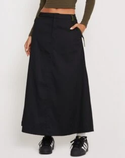Sorrel Midi Skirt In Black Forest Green