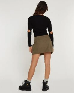 Trin Low Waisted Mini Skirt In Military Khaki -Outlet Modi Vora Store TRIN SKIRT MILITARY KHAKI PANAMA 158523