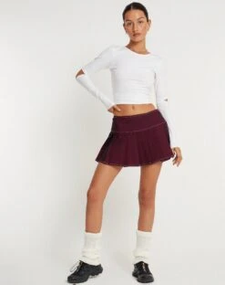 Zabini Low Rise Pleated Mini Skirt In Burgundy With Ecru Stitch Detail -Outlet Modi Vora Store ZABINI SKIRT BURGUNDY 148171 1497c9e0 dbda 465a 8bc9 d8cdbcc3d42d