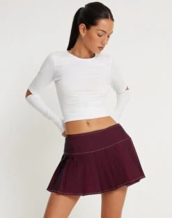 Zabini Low Rise Pleated Mini Skirt In Burgundy With Ecru Stitch Detail -Outlet Modi Vora Store ZABINI SKIRT BURGUNDY 148172