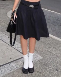 MOTEL X JACQUIE Neleta Shirred Waist Midi Skirt In Black -Outlet Modi Vora Store image00056